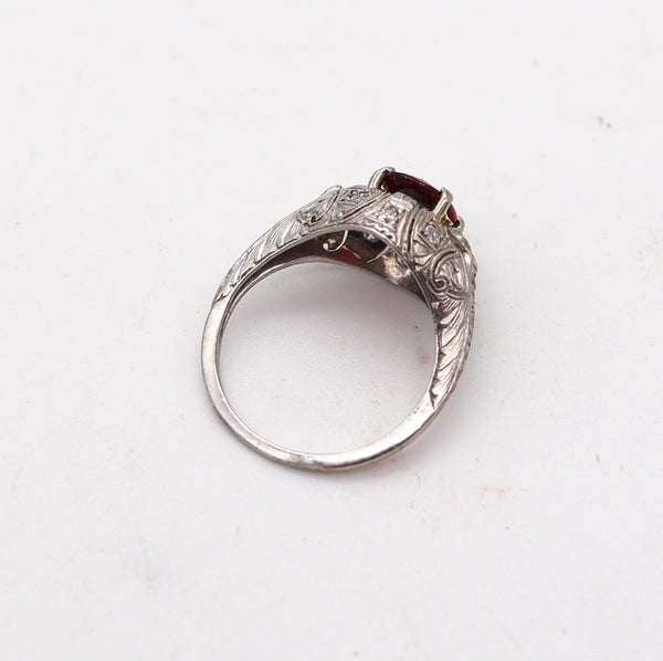 ART DECO 1925 Ring In .900 Platinum With 1.22 Cts In Diamonds And Red Garnet