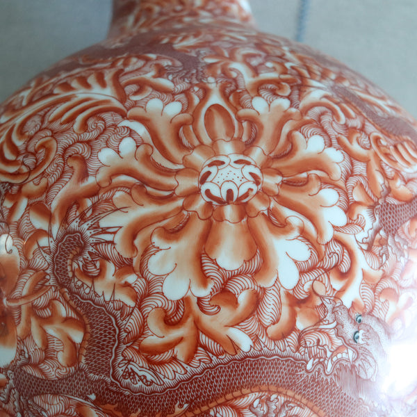 QING DINASTY 1915 Pair Of Decorative Vases With Dragons In Glazed Porcelain