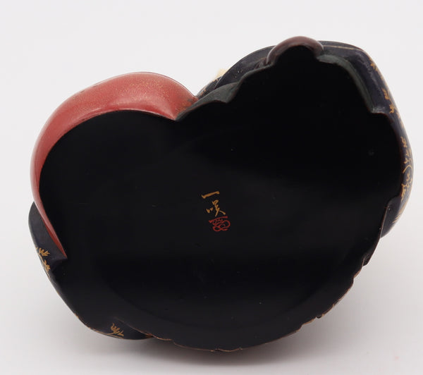 KAZUYOSHI Japan Meiji 1890 Box In Lacquered And Gilt Wood Draped Seated Women