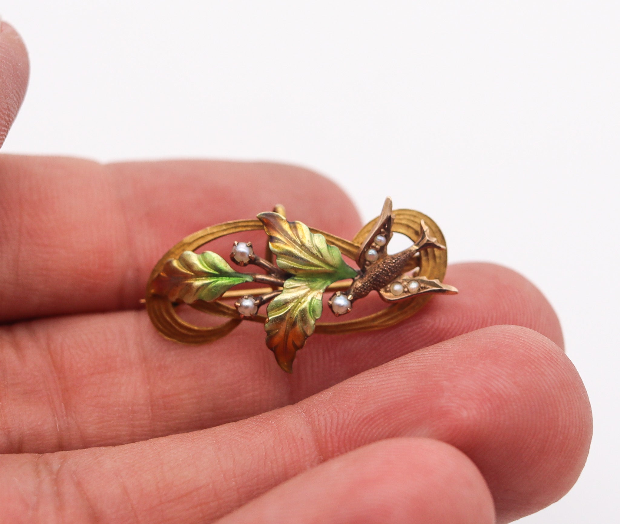 Art good nouveau 10kt gold brooch