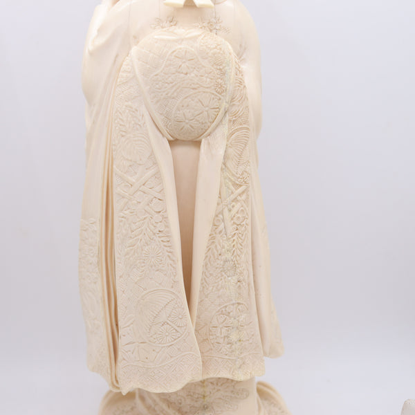 DOHAKU Tokyo School Meiji 1890 Carved Okimono Of Bijin Standing Draped Figure