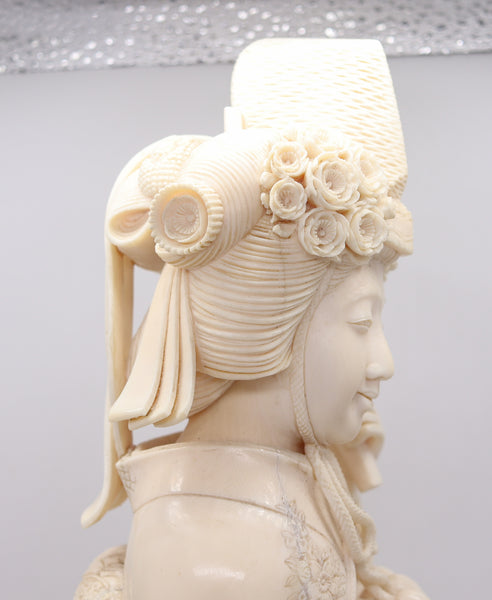 DOHAKU Tokyo School Meiji 1890 Carved Okimono Of Bijin Standing Draped Figure