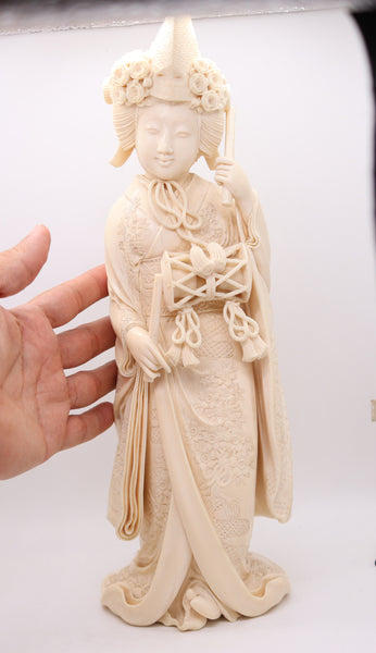 DOHAKU Tokyo School Meiji 1890 Carved Okimono Of Bijin Standing Draped Figure