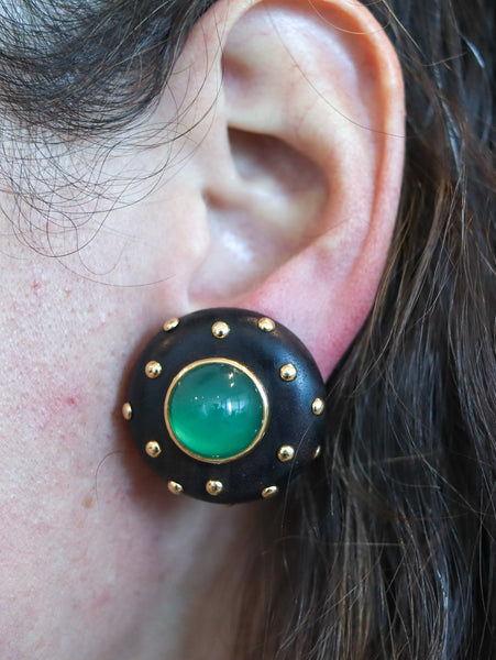 FRENCH 1970 Modernist Wood Clips Earrings In 18Kt Yellow Gold With Chrysoprase