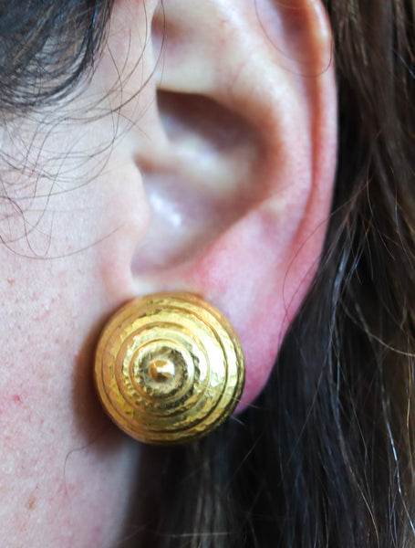 LALAOUNIS 1970 Minoans & Mycenaeans Round Clips Earrings In Hammered 18Kt Gold