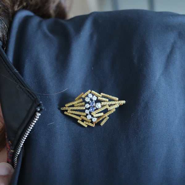 JOHN DONALD 1969 Modernist Brooch In 18Kt Gold Diamonds & Sapphires