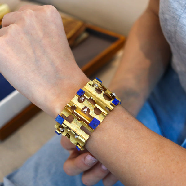 BENVENUTO GALOPPI 1970 Sculptural Bracelet In 18Kt Gold with Lapis & Diamonds