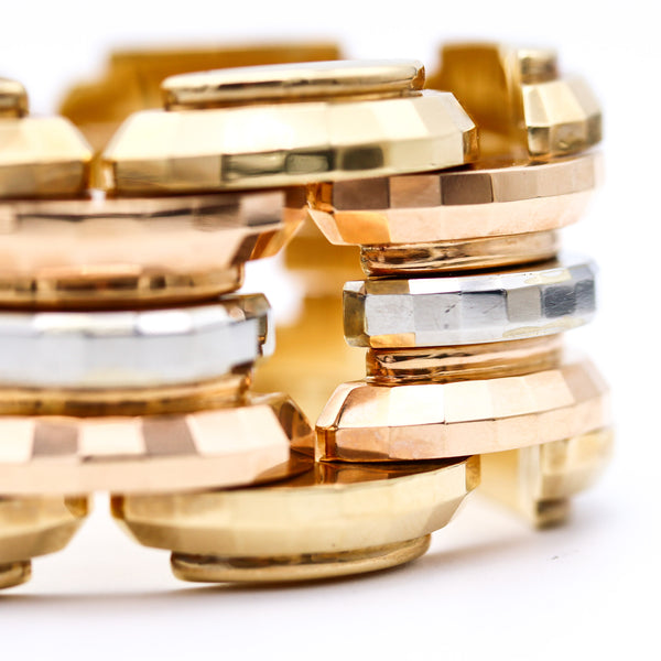 -Italian 1934 Art Deco Geometric Faceted Bracelet In Three Colors Of 18Kt Gold