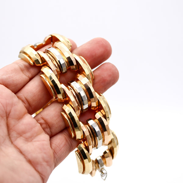 -Italian 1934 Art Deco Geometric Faceted Bracelet In Three Colors Of 18Kt Gold