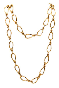 -French 1970 Modernist Twisted Links Long Sautoir Chain In 18 Kt Yellow Gold