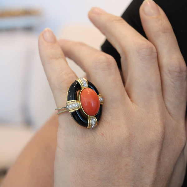 ITALIAN 1970 Retro Modern Cocktail Ring In 18Kt Gold With Coral Diamonds & Onyx