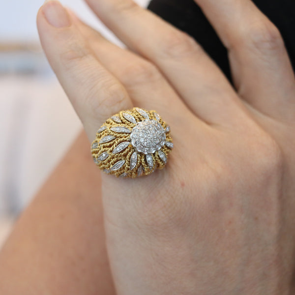ITALIAN 1960 Mid Century Bombe Cocktail Ring In 18Kt Gold With 70 White Diamonds