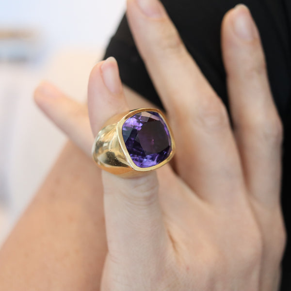 MARCHAK Paris 1970 Cocktail Ring In 18Kt Yellow Gold With 41.51 Cts Amethyst