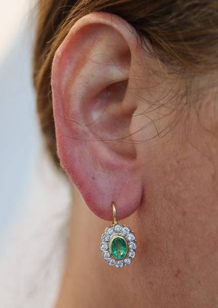 ANTIQUE Dangle Earrings In 18Kt Gold With 3.04 Ctw In Emeralds & Diamonds