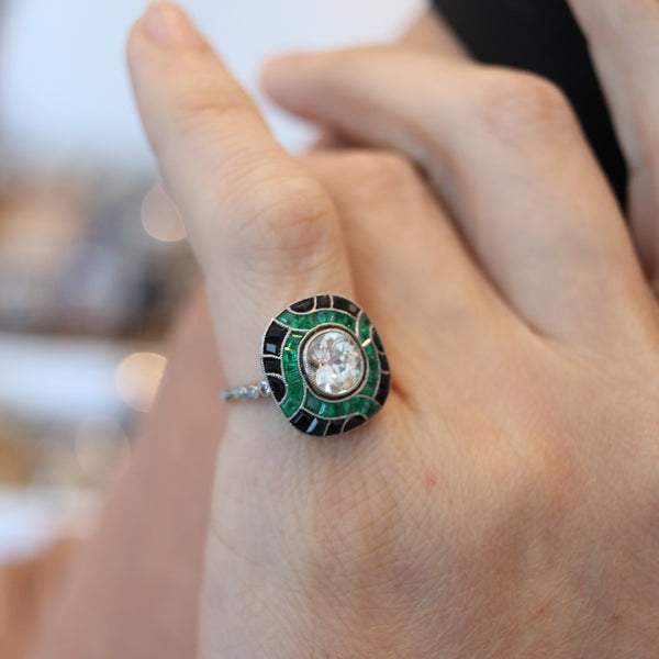 ART DECO 1930 Cocktail Ring In Platinum With 2.67 Ctw In Diamonds Emeralds And Onyx