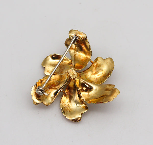 -Italian 1950 Mid Century Enameled Flower Brooch In 18Kt Gold With Sapphires