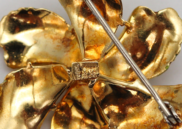 -Italian 1950 Mid Century Enameled Flower Brooch In 18Kt Gold With Sapphires
