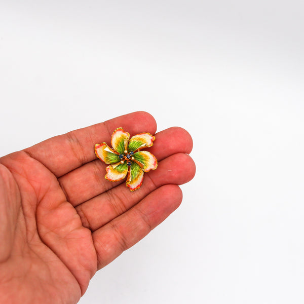 -Italian 1950 Mid Century Enameled Flower Brooch In 18Kt Gold With Sapphires