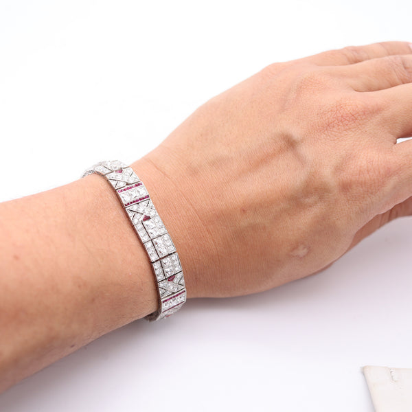 ART-DECO 1925 Platinum Bracelet With 21.66 Cwt. In French Cut Diamonds & Rubies