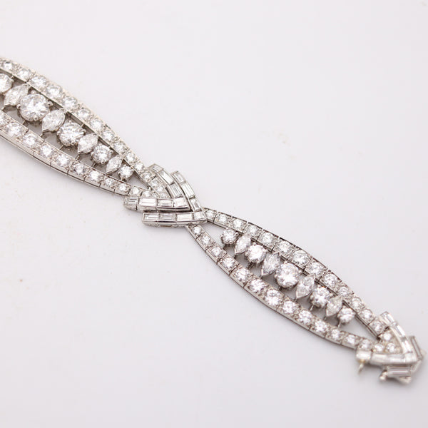 OSCAR HEYMAN 1953 Outstanding Bracelet In Platinum With 24.50 Cwt. Diamonds