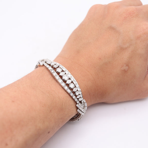 OSCAR HEYMAN 1953 Outstanding Bracelet In Platinum With 24.50 Cwt. Diamonds