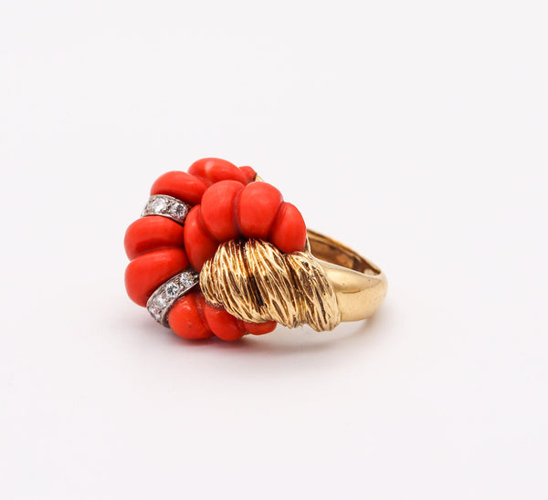 MID CENTURY 1960 Italian Fluted Corals Cocktail Ring In 18Kt Yellow Gold With Diamonds