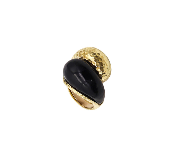 -David Webb 1970 Vintage Black Enamel Crossover Cocktail Ring In 18Kt Yellow Gold