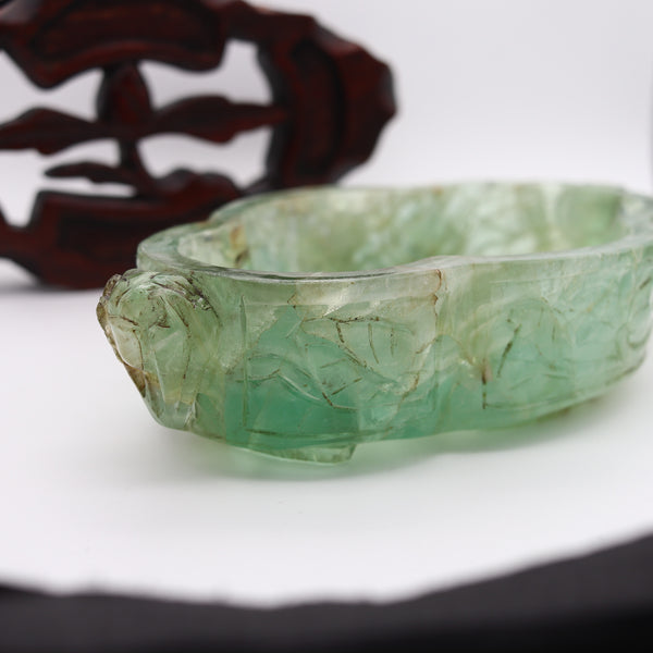 QING DYNASTY 1900 Decorative Vase Carved In Translucent Green Fluorite In Stand