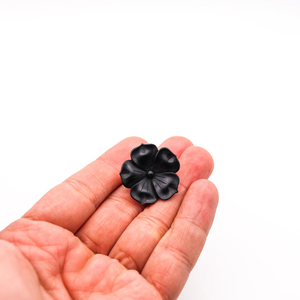 -French 1905 Edwardian Art Nouveau Black Onyx Flower Clip In 18Kt Yellow Gold