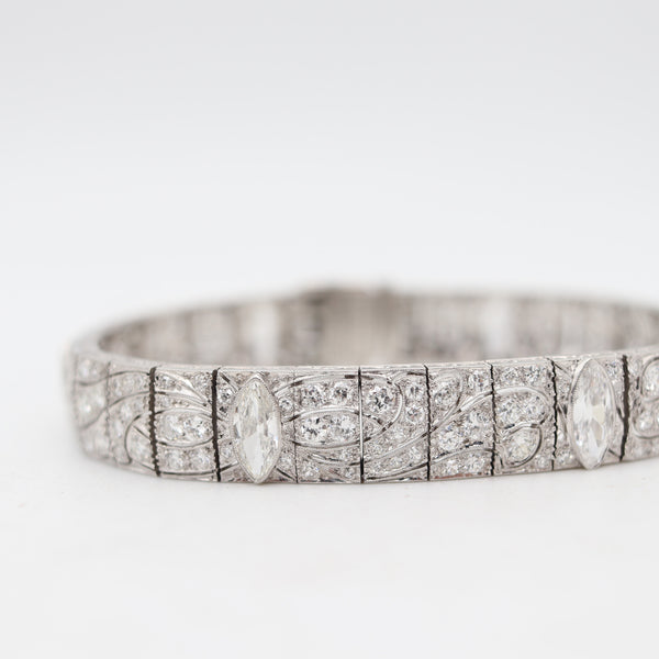 CARTIER 1930 Art Deco Platinum Bracelet With 18.30 Cwt. Of VS Diamonds In Box