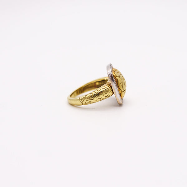 CARLO VIANI Sculptural ring In 18Kt Yellow Gold With Round Diamonds