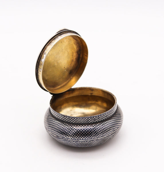 French 1900 Round Bombe Snuff Box With Niello Checkerboard Design In 900 Silver