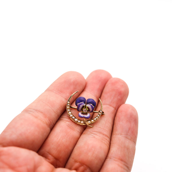 -Edwardian 1905 Art Nouveau Pansy Enameled Pin Brooch in 14Kt Gold With Natural Pearl