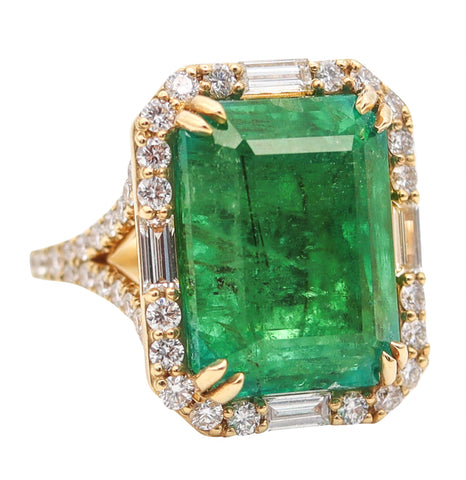GIA CERTIFIED Cocktail Ring In 18Kt Gold With 20.41 Ctw In Emerald & Diamonds
