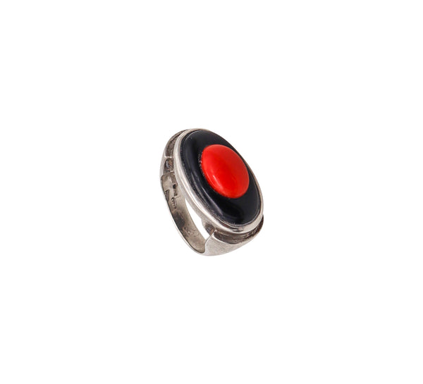 -Italian Art Deco 1935 Cocktail Ring In .925 Sterling With Coral And Onyx