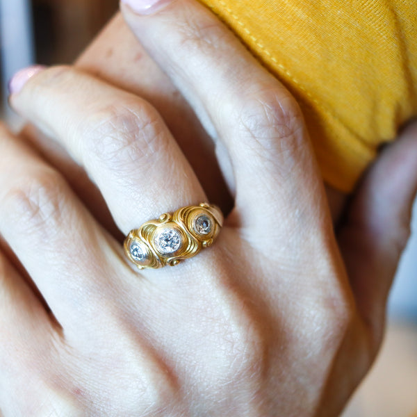 ART NOUVEAU 1900 Floriated Scrolls Ring In Sculpted 14Kt Yellow Gold And Diamonds