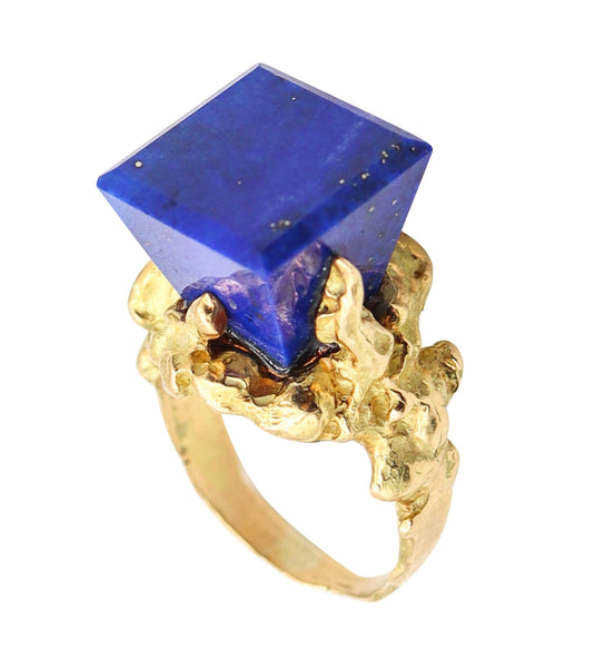 CHAUMET 1970 Modernist Sculptural Ring In 18Kt Yellow Gold With Geometric Lapis