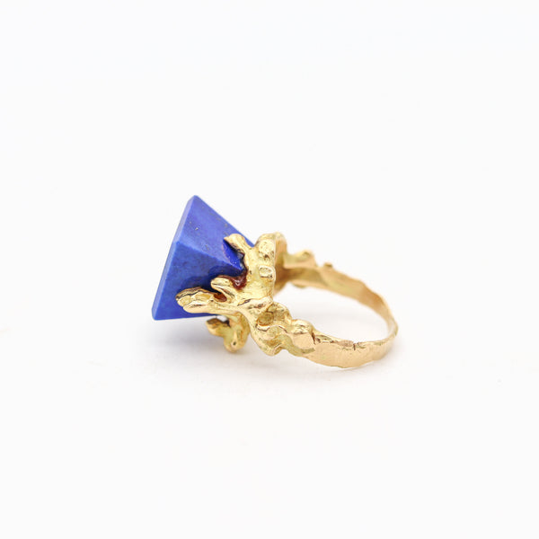 CHAUMET 1970 Modernist Sculptural Ring In 18Kt Yellow Gold With Geometric Lapis