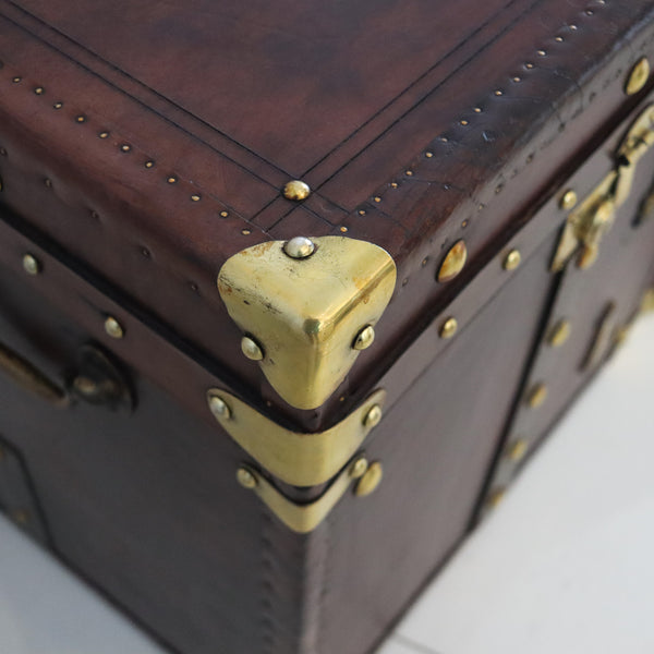 ENGLAND 1900 Victorian Pair Of Army Officer Travel Chests In Leather And Bronze