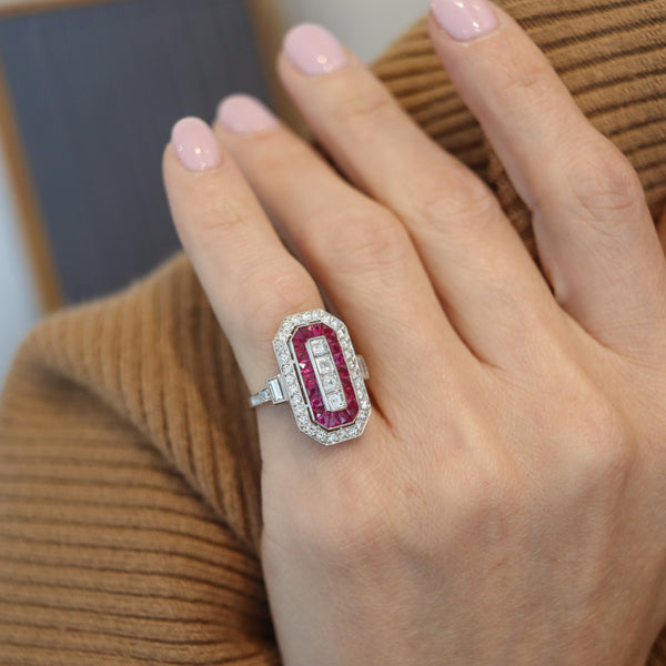 ART DECO 1930 Cocktail Ring In Platinum With 3.07 Ctw In Diamonds And Rubies