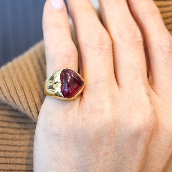 HEART SHAPED 1970 Cocktail Ring In 18Kt Yellow Gold With 9.56 Cts Rubellite