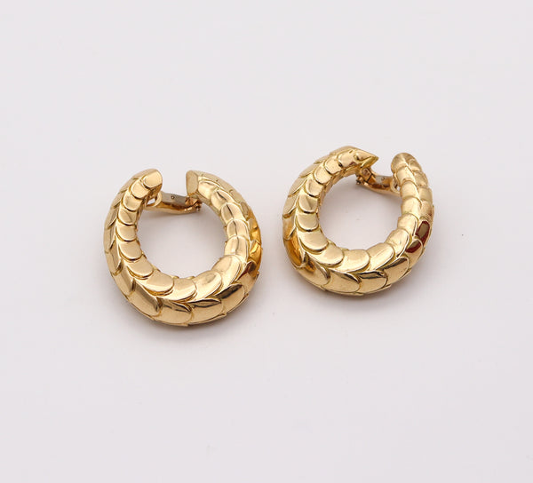 CARTIER Paris Scalloped Large Hoops Earrings In Solid 18Kt Yellow Gold