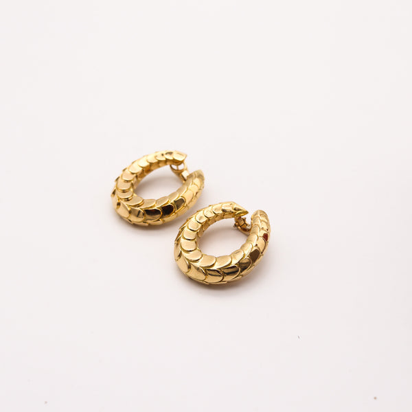 CARTIER Paris Scalloped Large Hoops Earrings In Solid 18Kt Yellow Gold