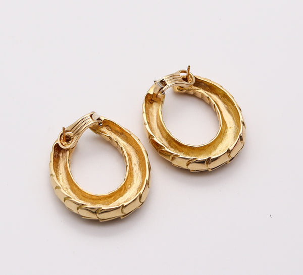 CARTIER Paris Scalloped Large Hoops Earrings In Solid 18Kt Yellow Gold