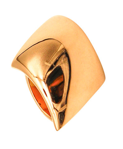 -Vhernier Milano Large Sculptural Fibula Cocktail Ring In Solid 18Kt Yellow Gold