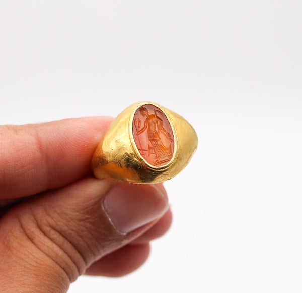 ANCIENT ROME 100-200 AD Signet Intaglio Ring In 23Kt Gold & Carved Carnelian