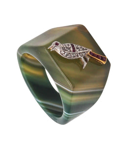 -Art Deco 1925 Carved Agate Ring With Pigeon In Platinum With Diamonds And Rubies