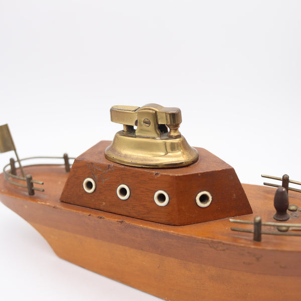 ENGLAND 1950 Mid-Century Desk Table Lighter In a Carved Wood Yacht