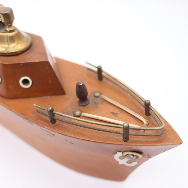 ENGLAND 1950 Mid-Century Desk Table Lighter In a Carved Wood Yacht