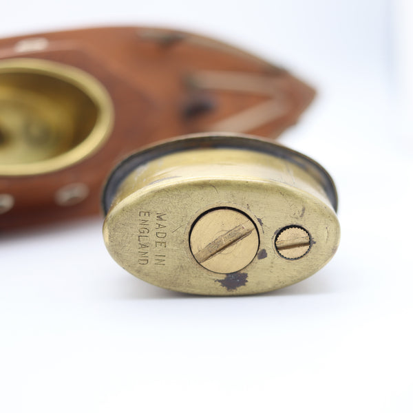 ENGLAND 1950 Mid-Century Desk Table Lighter In a Carved Wood Yacht